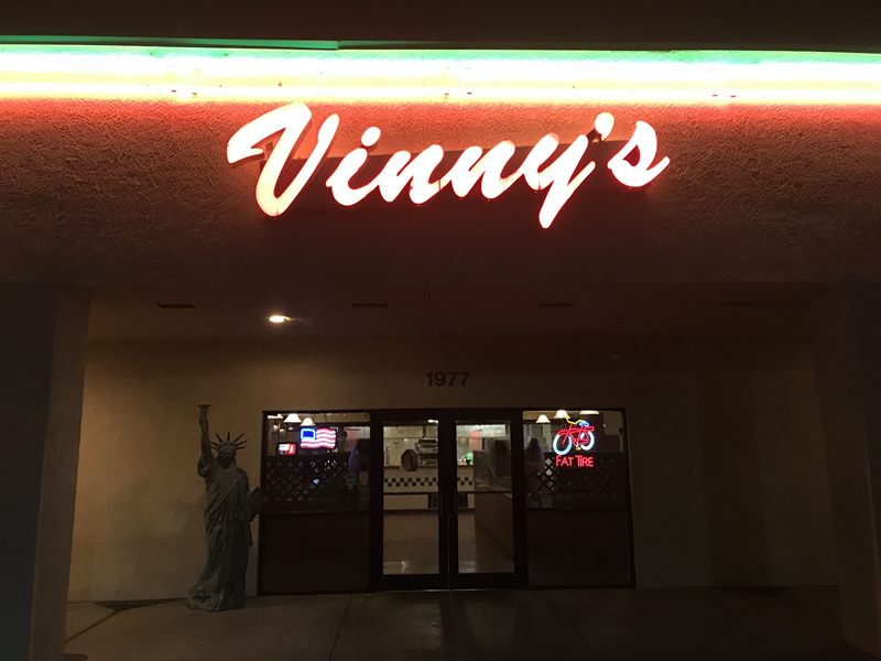 Vinny's New York Pizza exterior