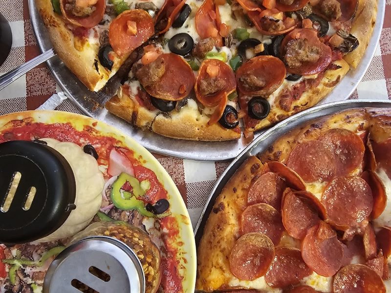 Vinny's New York Pizza food